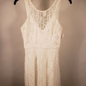 New. Never worn. Women. White. Lace. Dress. Size 1